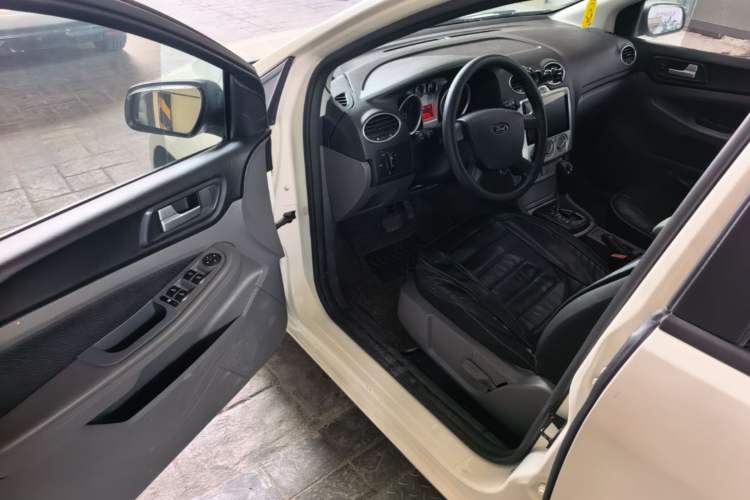 Used Ford Focus 2013 Hatchback Classic 1.8L Automatic Base Model Driver Seat