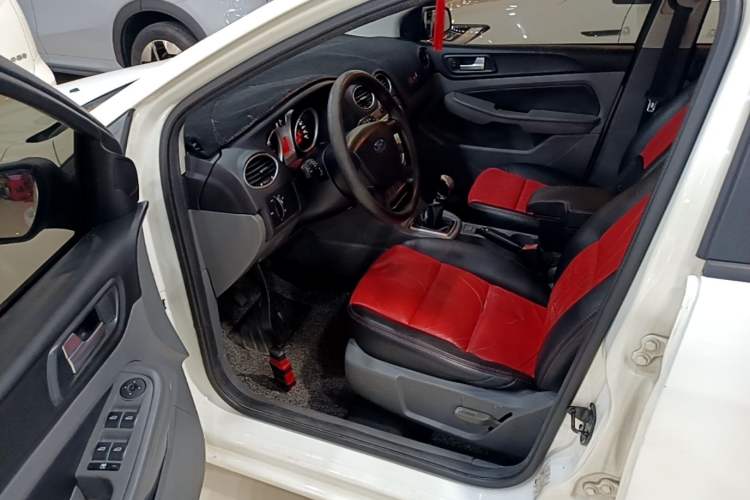 Used Ford Focus 2013 Hatchback Classic 1.8L Manual Base Model Driver Seat