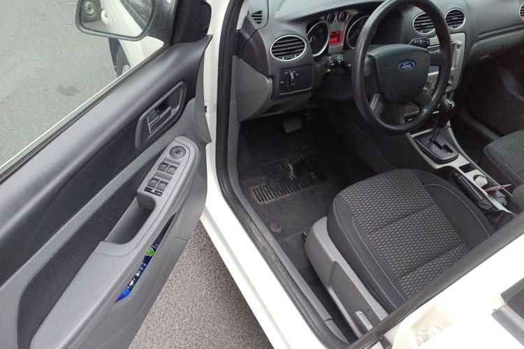 Used Ford Focus 2013 Hatchback Classic 1.8L Automatic Millionth Anniversary Edition Driver Seat