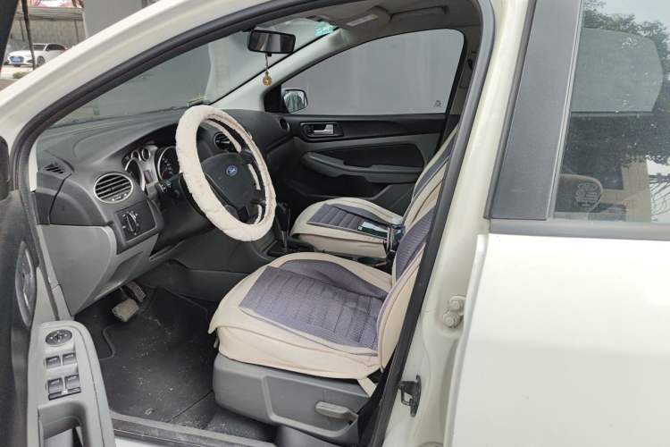 Used Ford Focus 2013 Hatchback Classic 1.8L Automatic Base Model Driver Seat