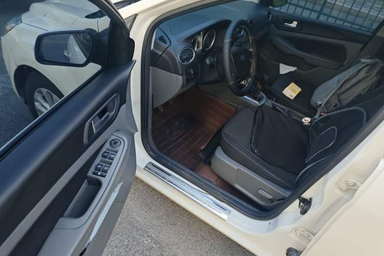 Used Ford Focus 2013 Hatchback Classic 1.8L Manual Base Model Driver Seat