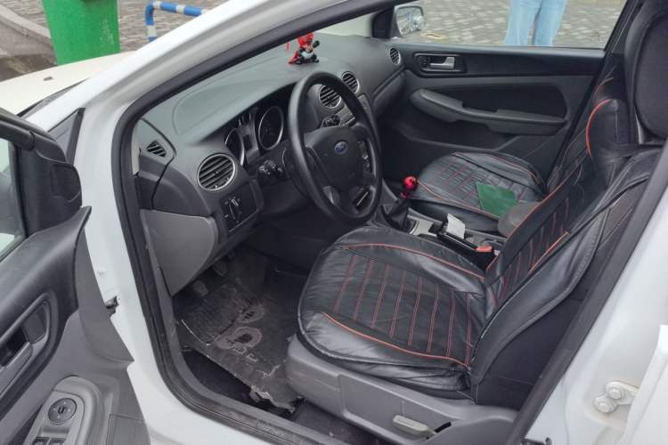 Used Ford Focus 2013 Hatchback Classic 1.8L Manual Millionth Anniversary Edition Driver Seat