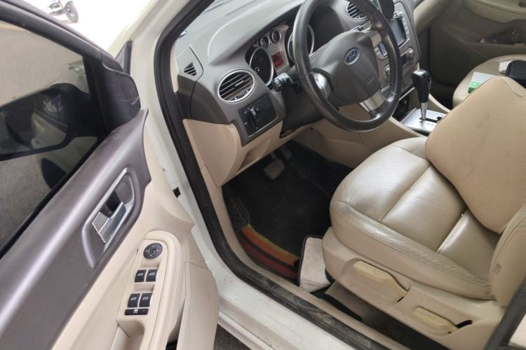Used Ford Focus 2013 Hatchback Classic 1.8L Automatic Fashion Edition Driver Seat