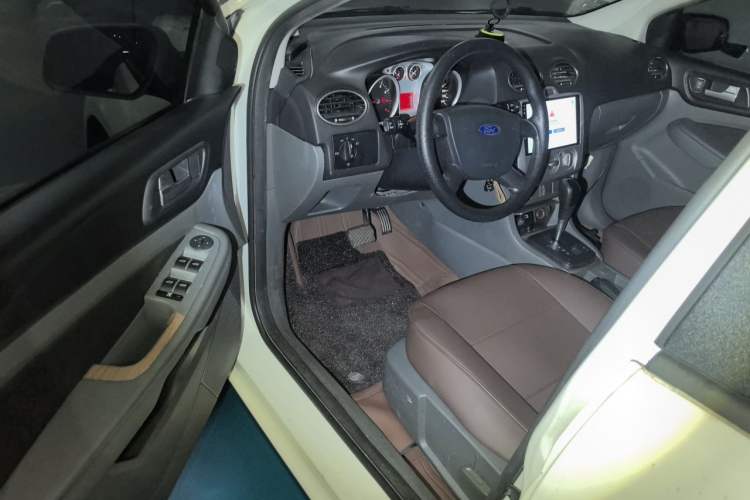 Used Ford Focus 2013 Hatchback Classic 1.8L Automatic Base Model Driver Seat