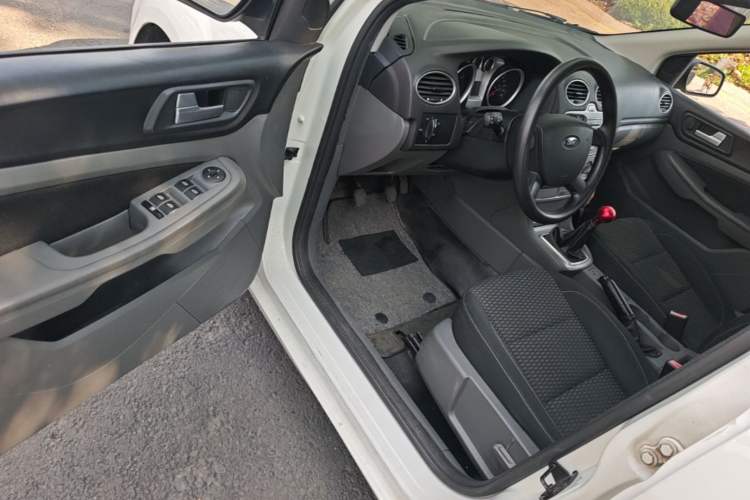 Used Ford Focus 2013 Hatchback Classic 1.8L Manual Base Model Driver Seat