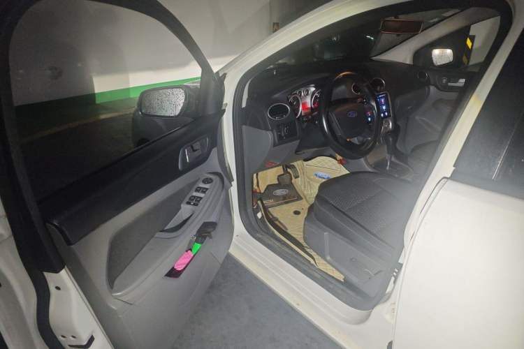 Used Ford Focus 2013 Hatchback Classic 1.8L Automatic Base Model Driver Seat