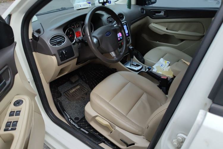 Used Ford Focus 2013 Hatchback Classic 1.8L Automatic Fashion Edition Driver Seat