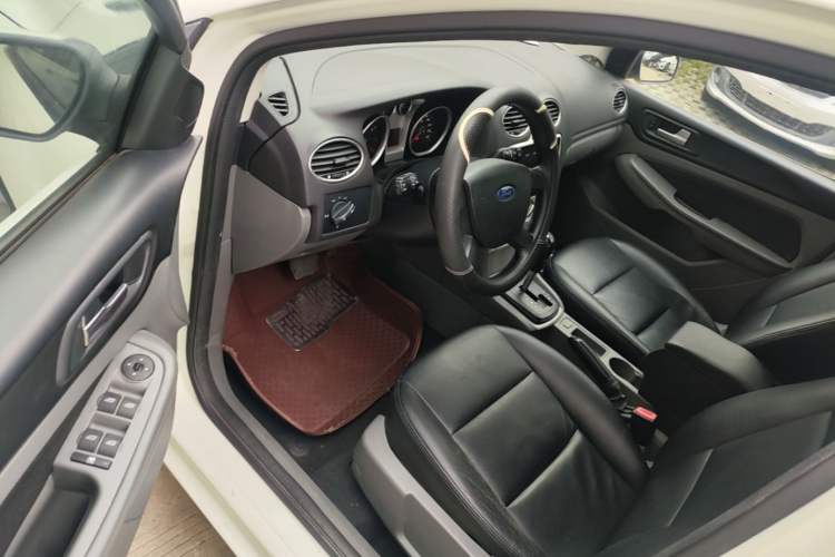 Used Ford Focus 2013 Hatchback Classic 1.8L Automatic Base Model Driver Seat