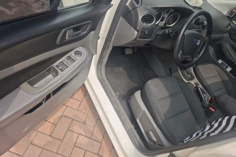 Used Ford Focus 2013 Hatchback Classic 1.8L Automatic Millionth Anniversary Edition Driver Seat