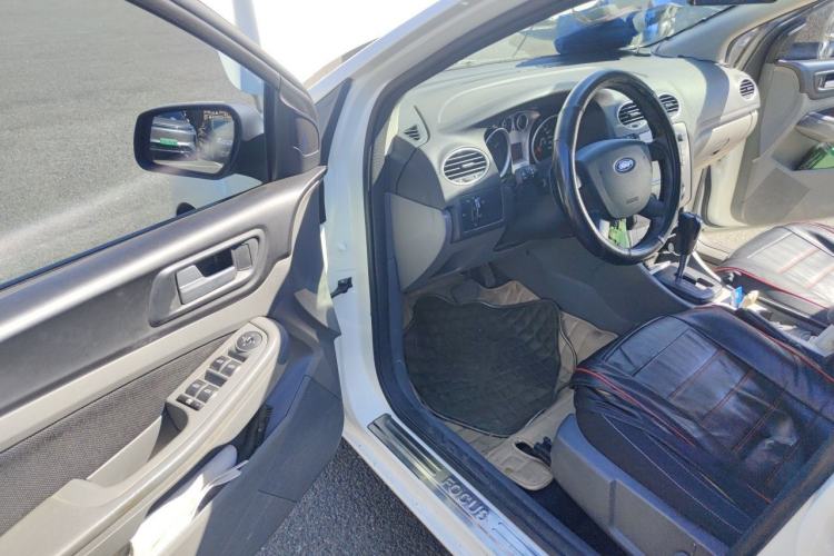 Used Ford Focus 2013 Hatchback Classic 1.8L Automatic Millionth Anniversary Edition Driver Seat