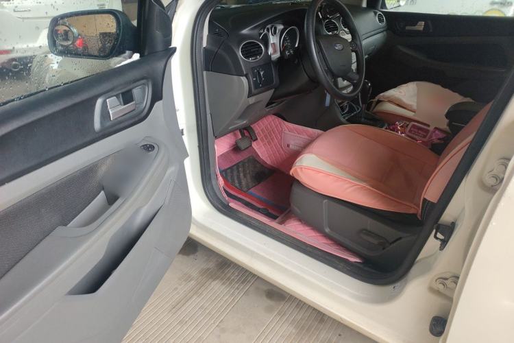 Used Ford Focus 2013 Hatchback Classic 1.8L Automatic Base Model Driver Seat