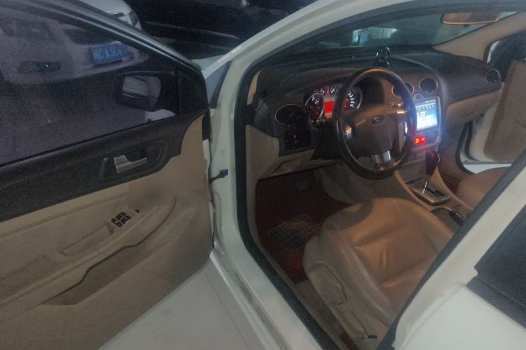 Used Ford Focus 2013 Hatchback Classic 1.8L Automatic Fashion Edition Driver Seat