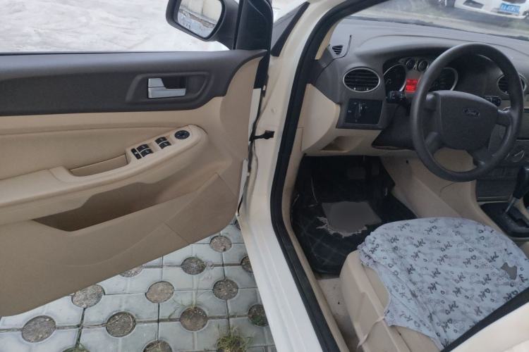 Used Ford Focus 2013 Sedan Classic 1.8L Automatic Base Model Driver Seat