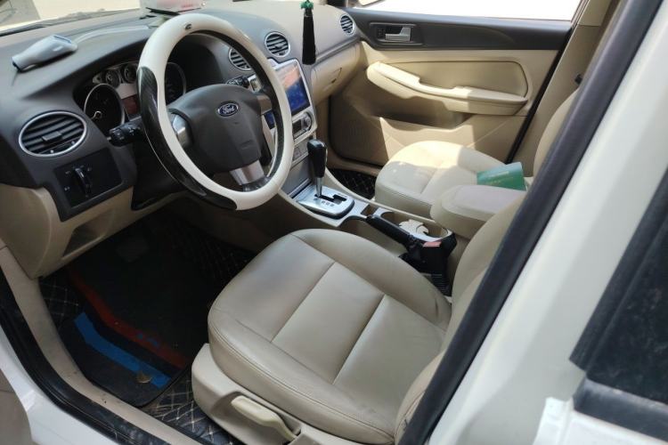 Used Ford Focus 2013 Hatchback Classic 1.8L Automatic Fashion Edition Driver Seat