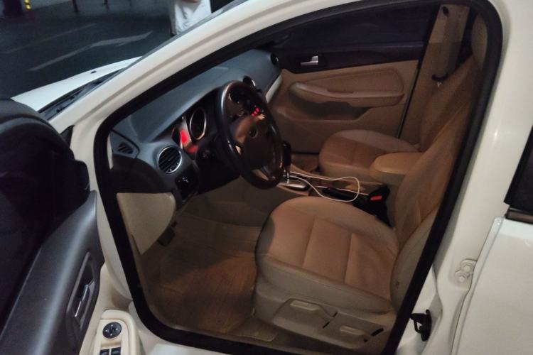 Used Ford Focus 2013 Hatchback Classic 1.8L Automatic Fashion Edition Driver Seat