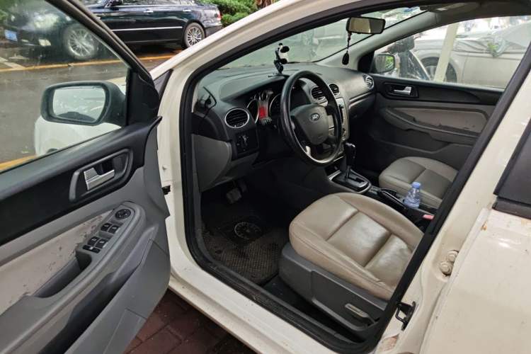 Used Ford Focus 2013 Hatchback Classic 1.8L Automatic Base Model Driver Seat