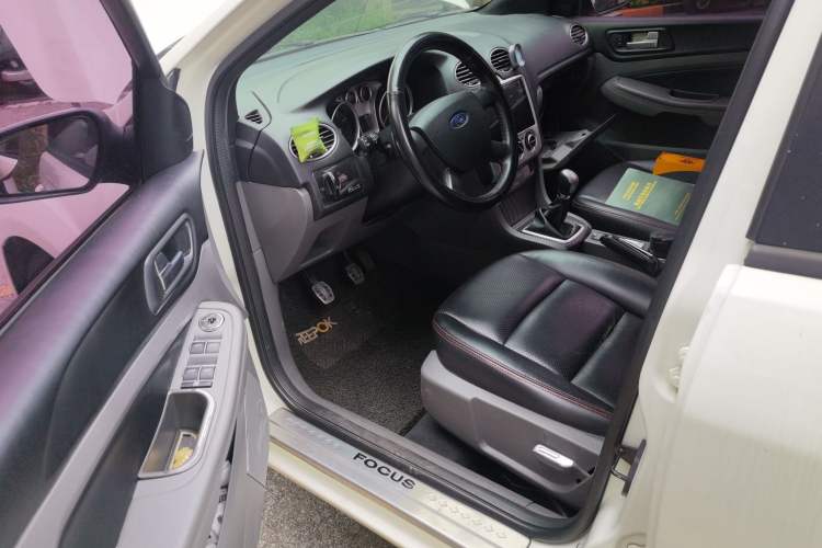 Used Ford Focus 2013 Hatchback Classic 1.8L Manual Base Model Driver Seat
