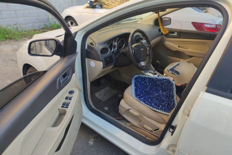 Used Ford Focus 2013 Sedan Classic 1.8L Automatic Fashion Edition Driver Seat