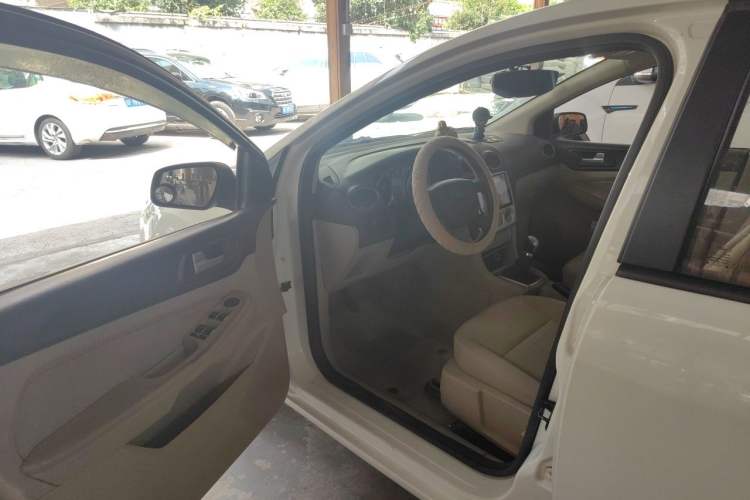 Used Ford Focus 2013 Sedan Classic 1.8L Manual Base Model Driver Seat