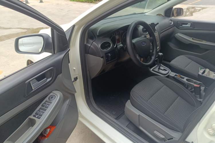 Used Ford Focus 2013 Hatchback Classic 1.8L Automatic Base Model Driver Seat