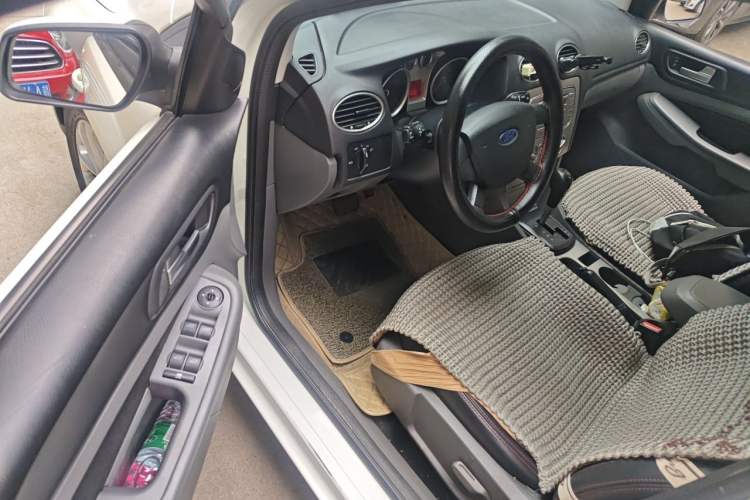 Used Ford Focus 2013 Hatchback Classic 1.8L Automatic Millionth Anniversary Edition Driver Seat