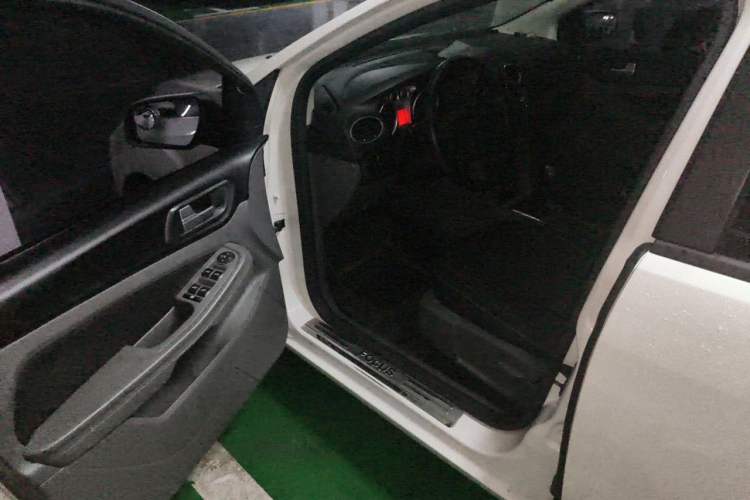 Used Ford Focus 2013 Hatchback Classic 1.8L Manual Base Model Driver Seat