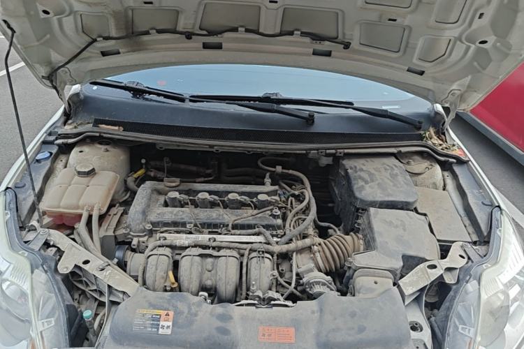 Used Ford Focus 2013 Sedan Classic 1.8L Manual Base Model Engine Bay