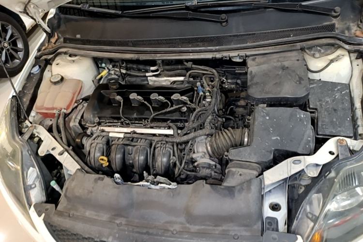 Used Ford Focus 2013 Hatchback Classic 1.8L Manual Base Model Engine Bay