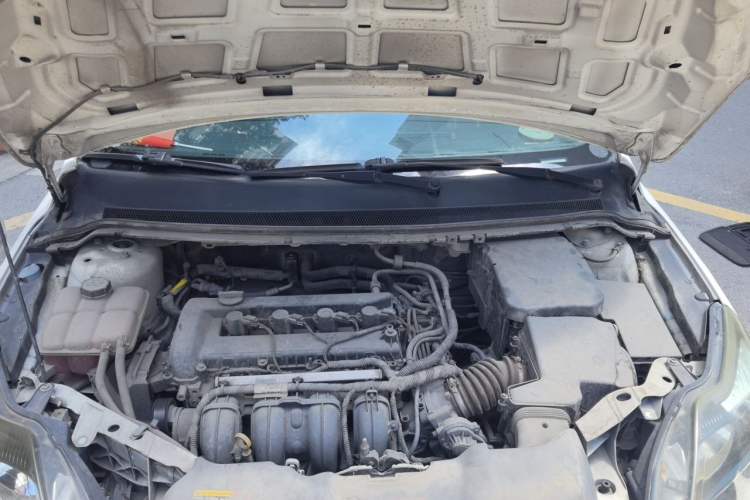 Used Ford Focus 2013 Hatchback Classic 1.8L Manual Base Model Engine Bay
