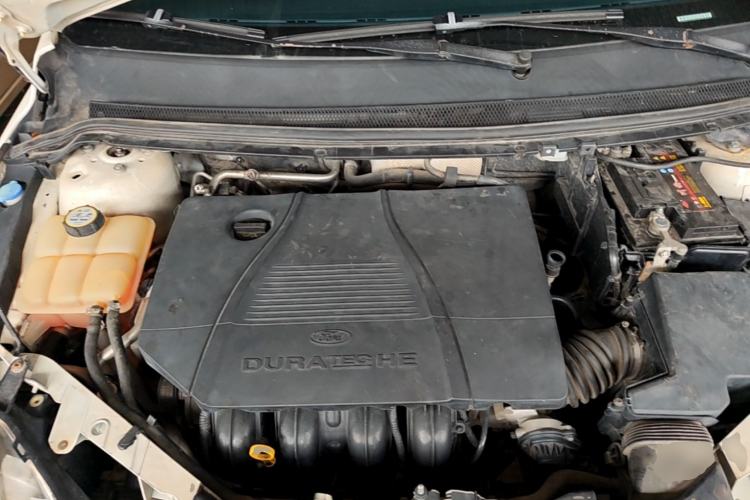 Used Ford Focus 2013 Sedan Classic 1.8L Automatic Fashion Edition Engine Bay