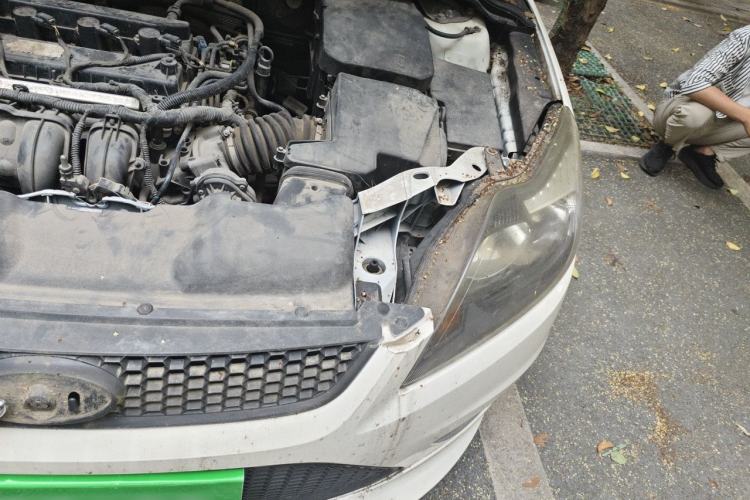 Used Ford Focus 2013 Hatchback Classic 1.8L Automatic Millionth Anniversary Edition Engine Bay Left