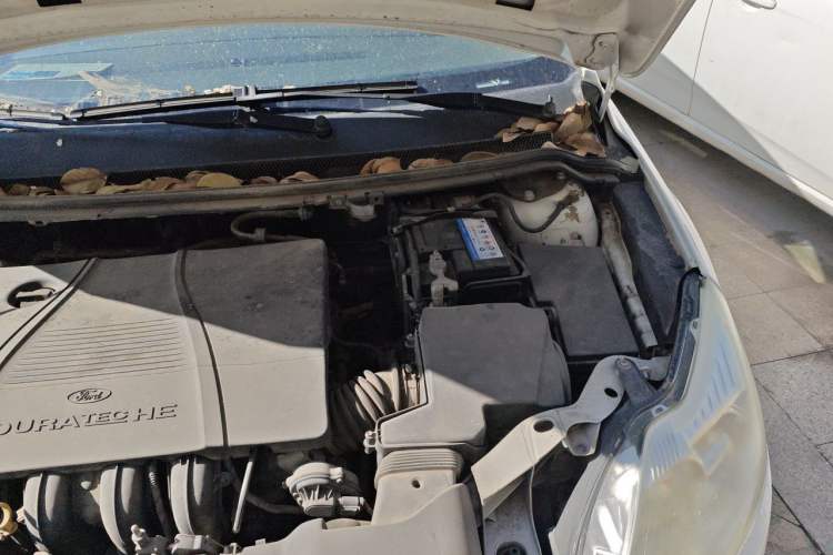 Used Ford Focus 2013 Sedan Classic 1.8L Manual Fashion Edition Engine Bay Left