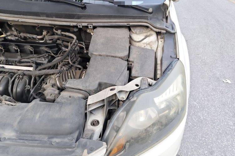 Used Ford Focus 2013 Hatchback Classic 1.8L Manual Base Model Engine Bay Left
