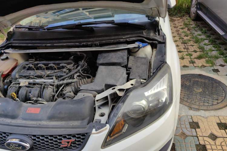 Used Ford Focus 2013 Hatchback Classic 1.8L Automatic Millionth Anniversary Edition Engine Bay Left