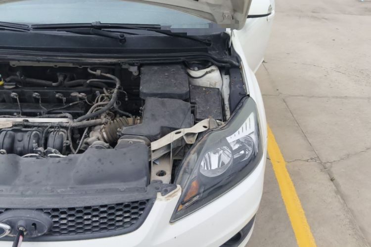 Used Ford Focus 2013 Hatchback Classic 1.8L Manual Base Model Engine Bay Left