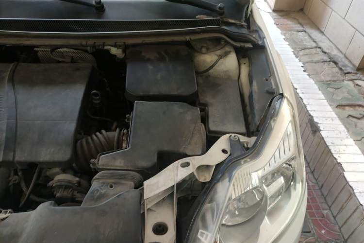 Used Ford Focus 2013 Sedan Classic 1.8L Automatic Fashion Edition Engine Bay Left