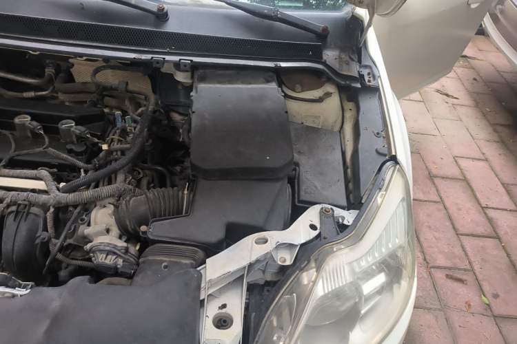 Used Ford Focus 2013 Sedan Classic 1.8L Automatic Base Model Engine Bay Left