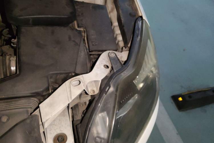 Used Ford Focus 2013 Hatchback Classic 1.8L Manual Millionth Anniversary Edition Engine Bay Left