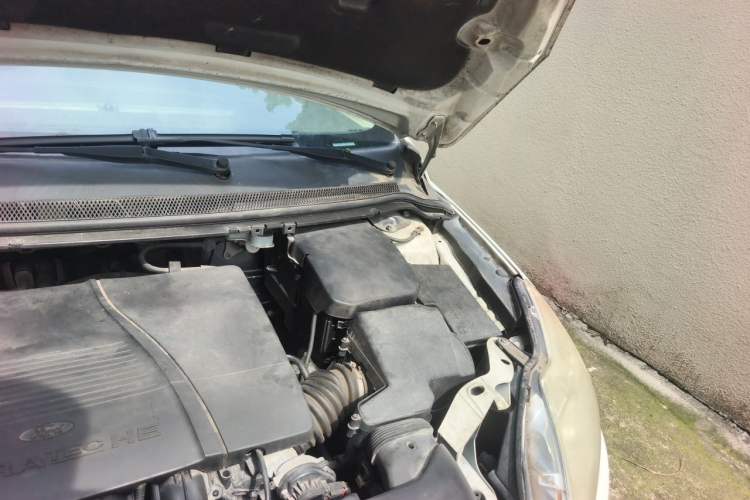 Used Ford Focus 2013 Sedan Classic 1.8L Manual Fashion Edition Engine Bay Left