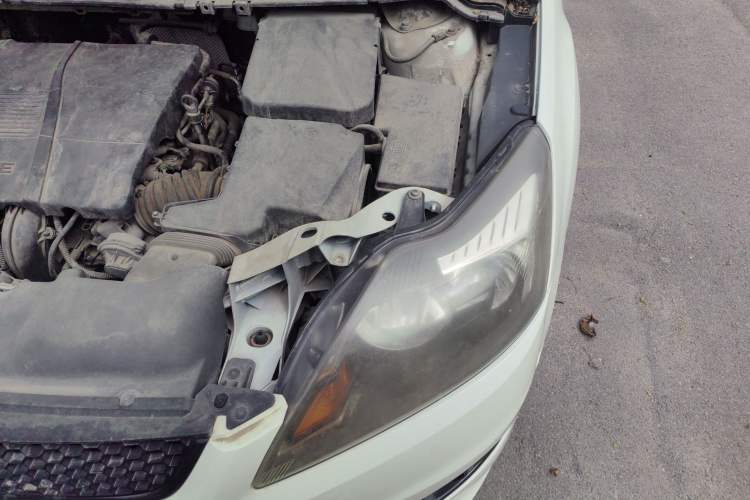 Used Ford Focus 2013 Hatchback Classic 1.8L Automatic Fashion Edition Engine Bay Left