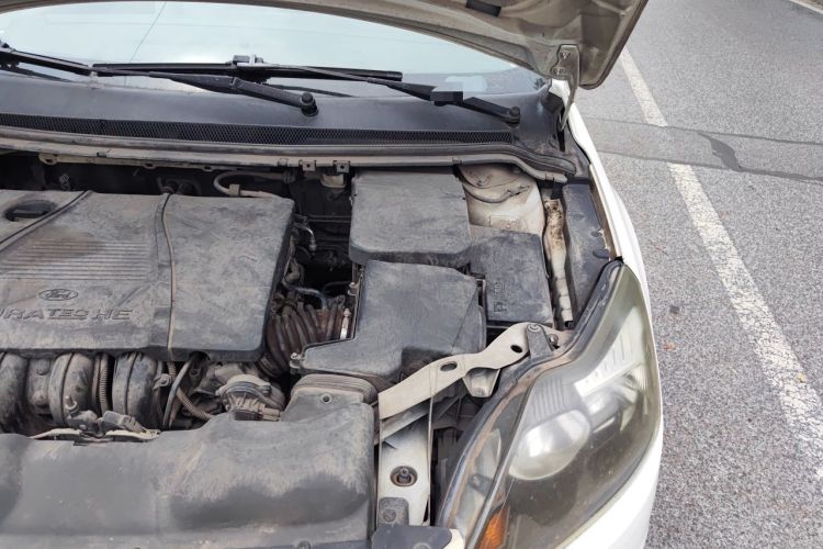 Used Ford Focus 2013 Hatchback Classic 1.8L Manual Fashion Edition Engine Bay Left