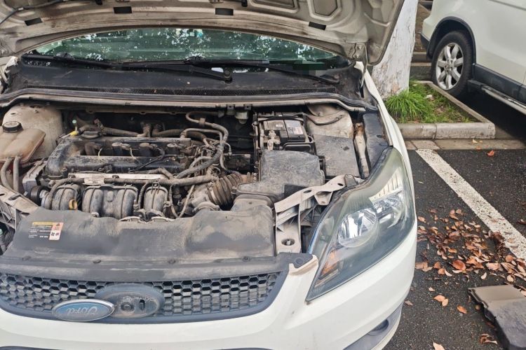 Used Ford Focus 2013 Hatchback Classic 1.8L Manual Base Model Engine Bay Left