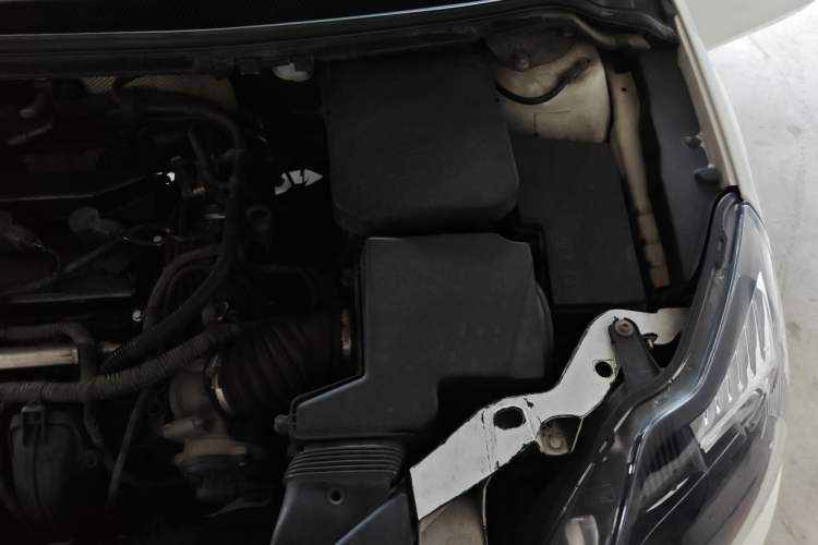 Used Ford Focus 2013 Hatchback Classic 1.8L Automatic Base Model Engine Bay Left