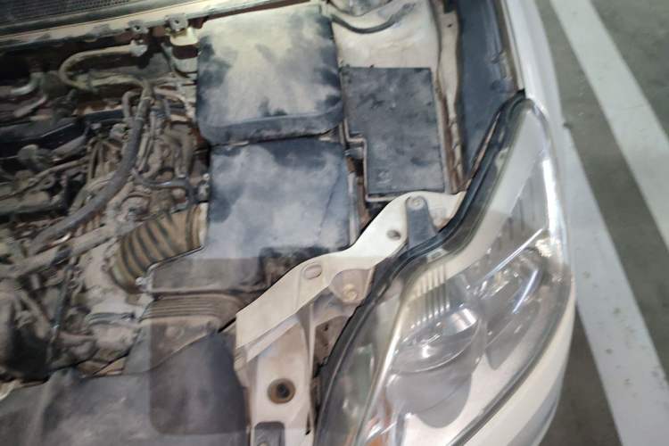 Used Ford Focus 2013 Sedan Classic 1.8L Manual Base Model Engine Bay Left