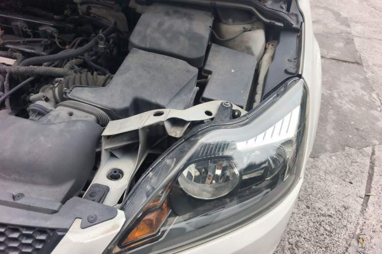 Used Ford Focus 2013 Hatchback Classic 1.8L Automatic Base Model Engine Bay Left