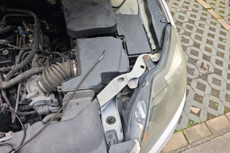Used Ford Focus 2013 Hatchback Classic 1.8L Manual Base Model Engine Bay Left