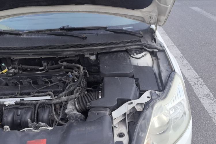 Used Ford Focus 2013 Sedan Classic 1.8L Manual Base Model Engine Bay Left