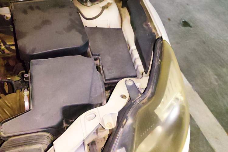Used Ford Focus 2013 Hatchback Classic 1.8L Automatic Millionth Anniversary Edition Engine Bay Left