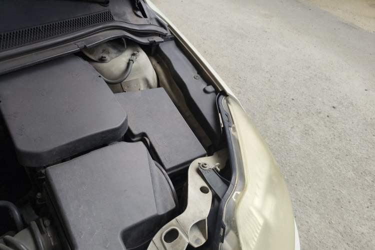 Used Ford Focus 2013 Sedan Classic 1.8L Automatic Fashion Edition Engine Bay Left