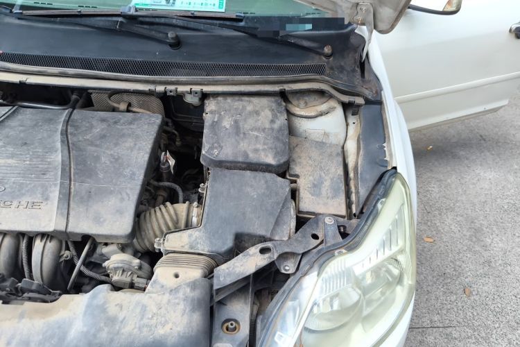 Used Ford Focus 2013 Sedan Classic 1.8L Automatic Fashion Edition Engine Bay Left